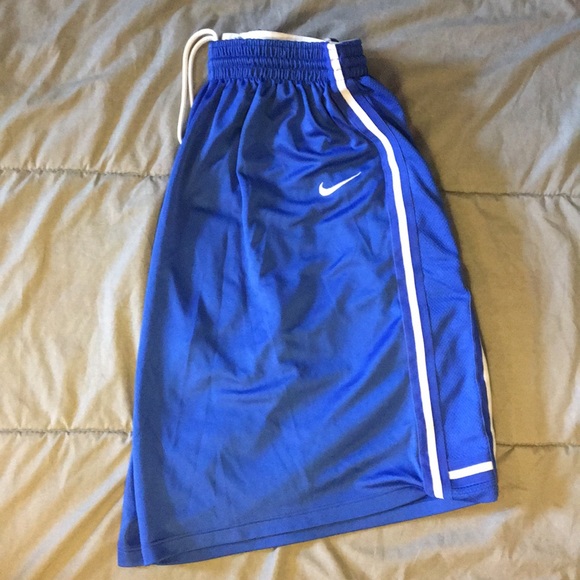 Nike Team Shorts - Picture 2 of 4